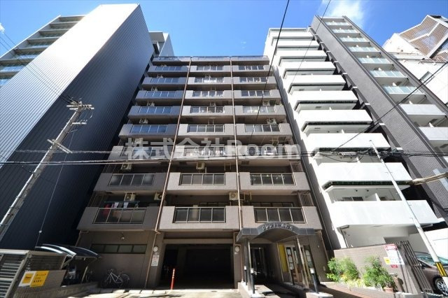 1DK Mansion in Chuo-ku, Osaka - Image 1