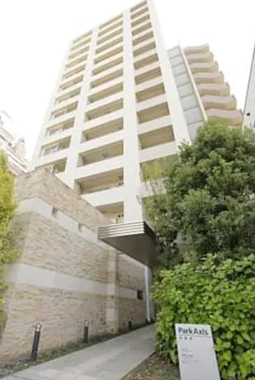 1LDK Mansion in Minato, Tokyo - Image 1