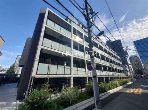 1K Mansion in Shinjuku, Tokyo - Image 1