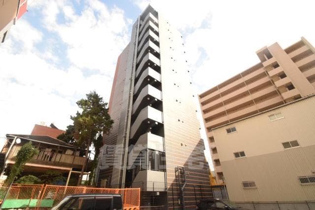 1K Mansion in Naniwa-ku, Osaka - Image 1