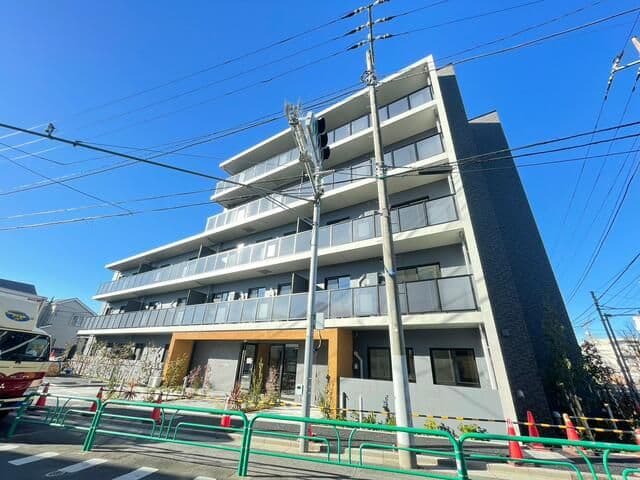 1LDK Mansion in Suginami, Tokyo - Image 1