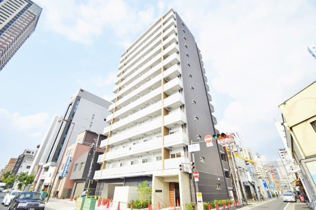 1K Mansion in Kita-ku, Osaka - Image 1