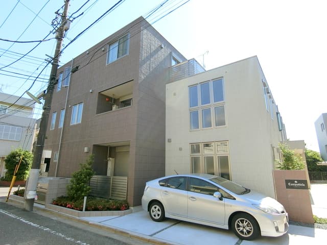 1LDK Mansion in Setagaya, Tokyo - Image 1