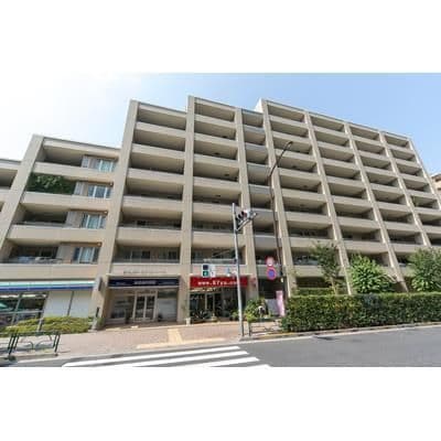3LDK Mansion in Shinjuku, Tokyo - Image 1