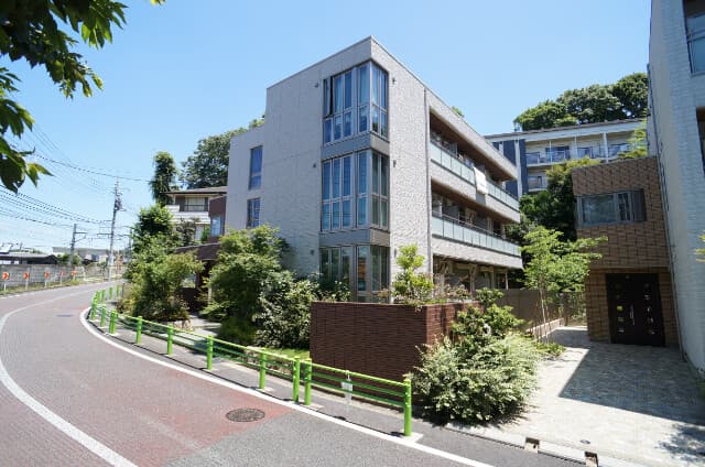1LDK Mansion in Setagaya, Tokyo - Image 1