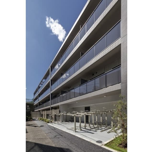 1LDK Mansion in Shibuya, Tokyo - Image 1