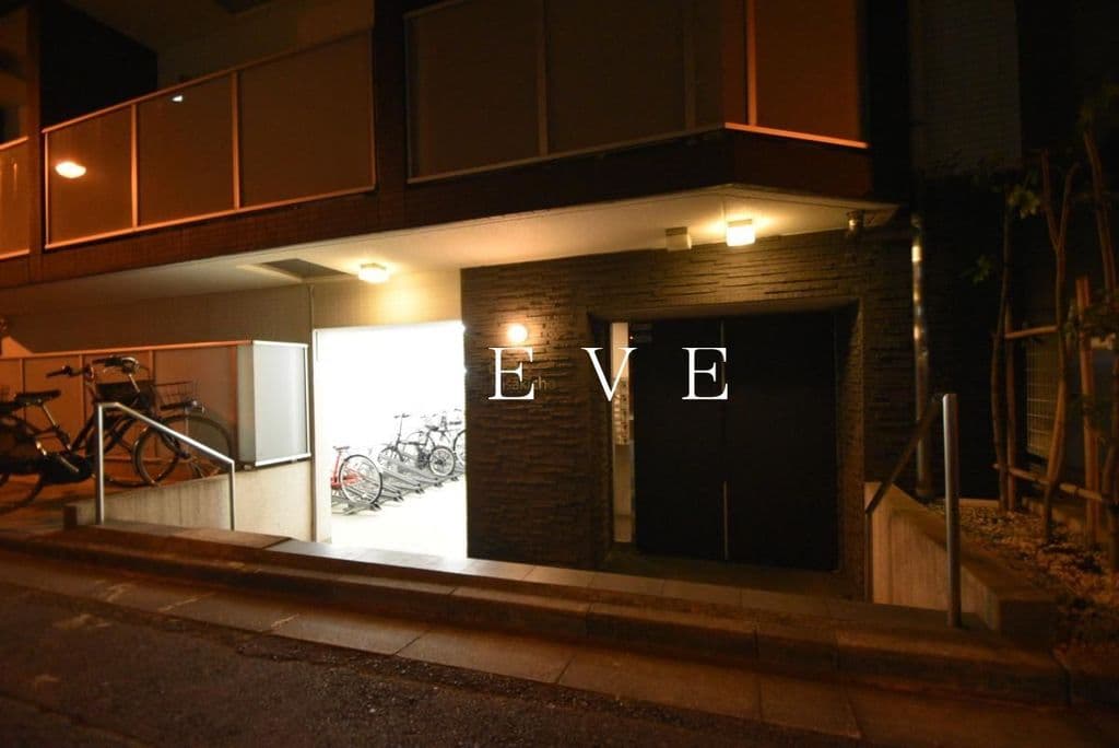 1K Mansion in Chiyoda, Tokyo - Image 1