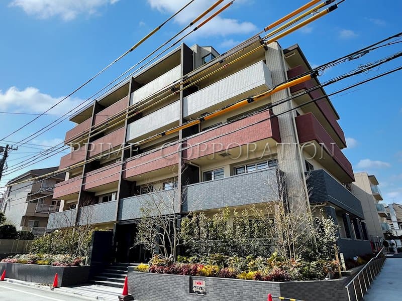 2LDK Mansion in Setagaya, Tokyo - Image 1