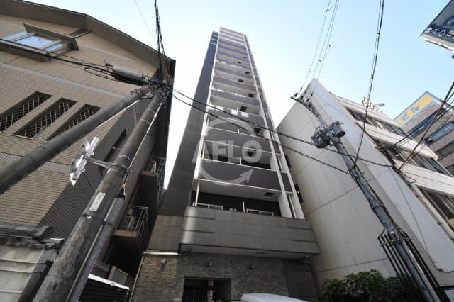 1K Mansion in Kita-ku, Osaka - Image 1