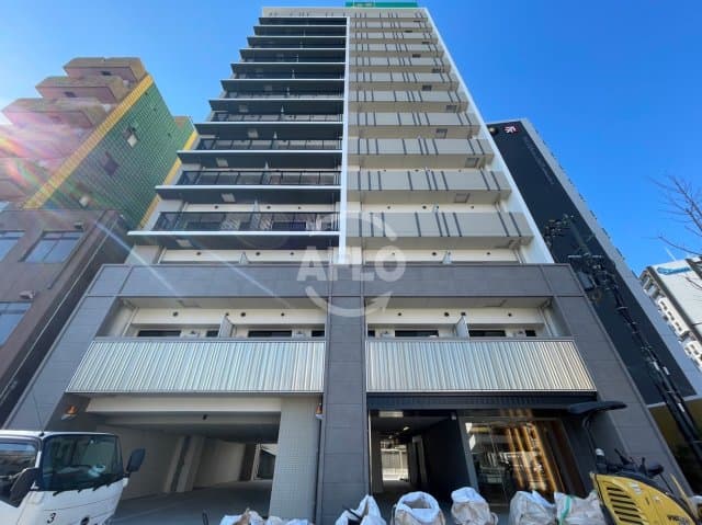 1LDK Mansion in Naniwa-ku, Osaka - Image 1