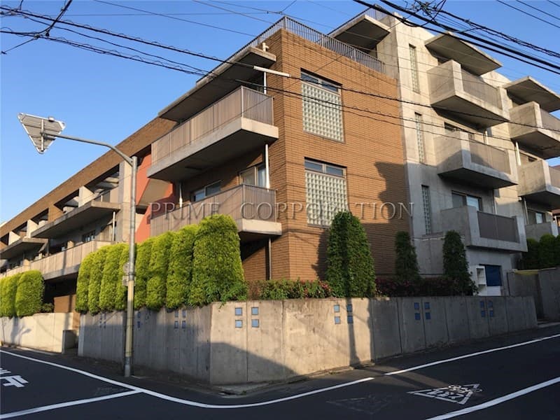 1LDK Mansion in Meguro, Tokyo - Image 1
