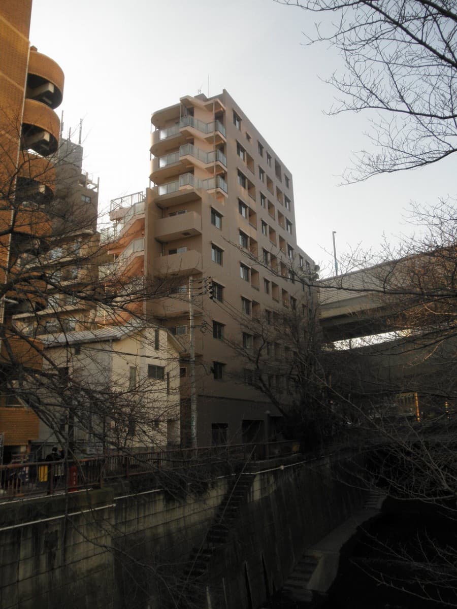 1LDK Mansion in Meguro, Tokyo - Image 1