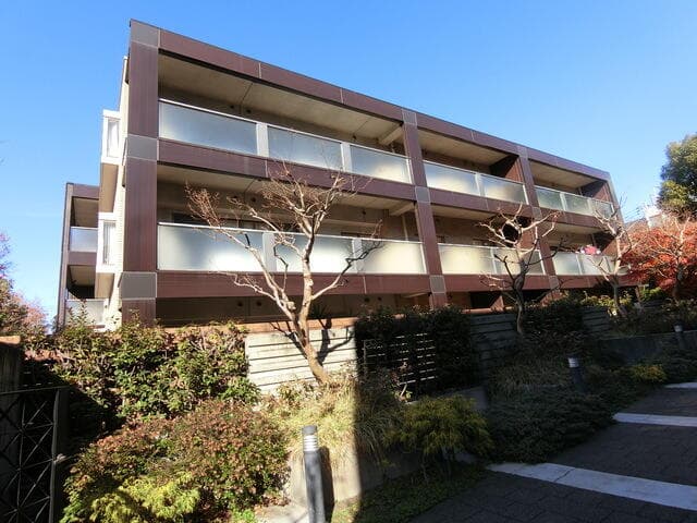 2LDK Mansion in Meguro, Tokyo - Image 1