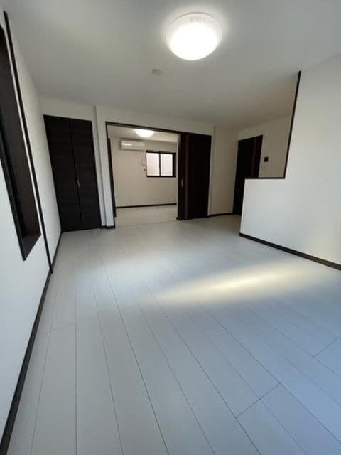 1LDK Apartment in Nakano, Tokyo - Image 1