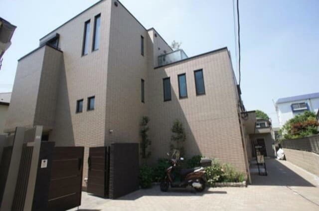 1LDK Apartment in Nakano, Tokyo - Image 1