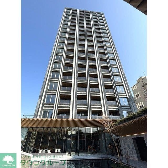 2LDK Mansion in Chiyoda, Tokyo - Image 1