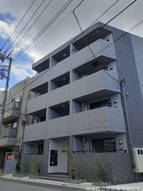 1LDK Mansion in Nakano, Tokyo - Image 1