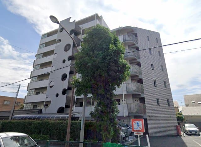 2LDK Mansion in Setagaya, Tokyo - Image 1