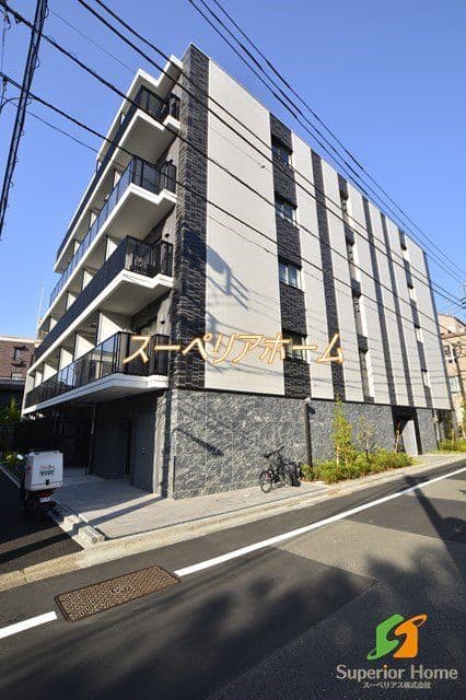 1LDK Mansion in Shinjuku, Tokyo - Image 1