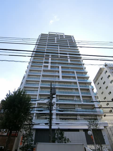 2LDK Mansion in Nakano, Tokyo - Image 1