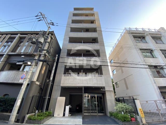 1K Mansion in Kita-ku, Osaka - Image 1