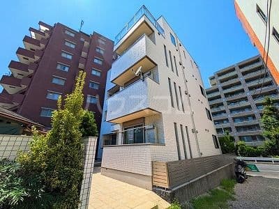 1LDK Mansion in Setagaya, Tokyo - Image 1