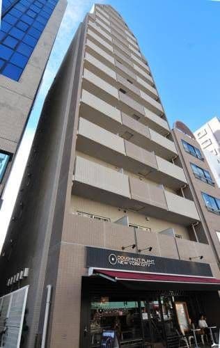 1LDK Mansion in Minato, Tokyo - Image 1