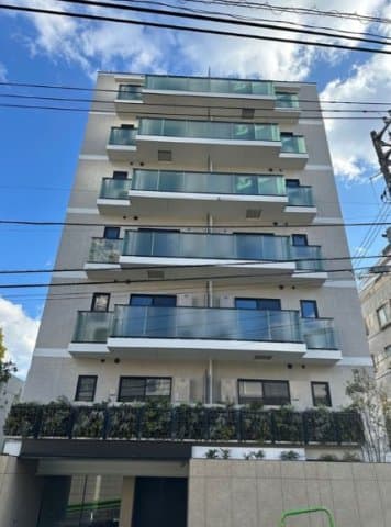 2LDK Mansion in Minato, Tokyo - Image 1