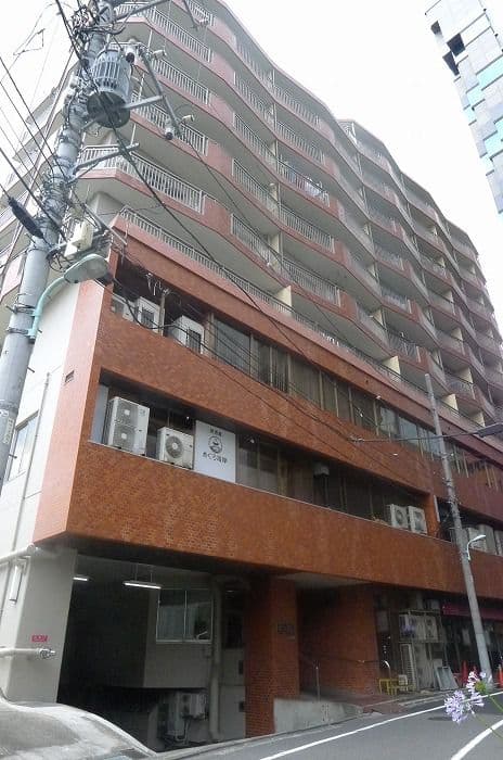 2LDK Mansion in Meguro, Tokyo - Image 1