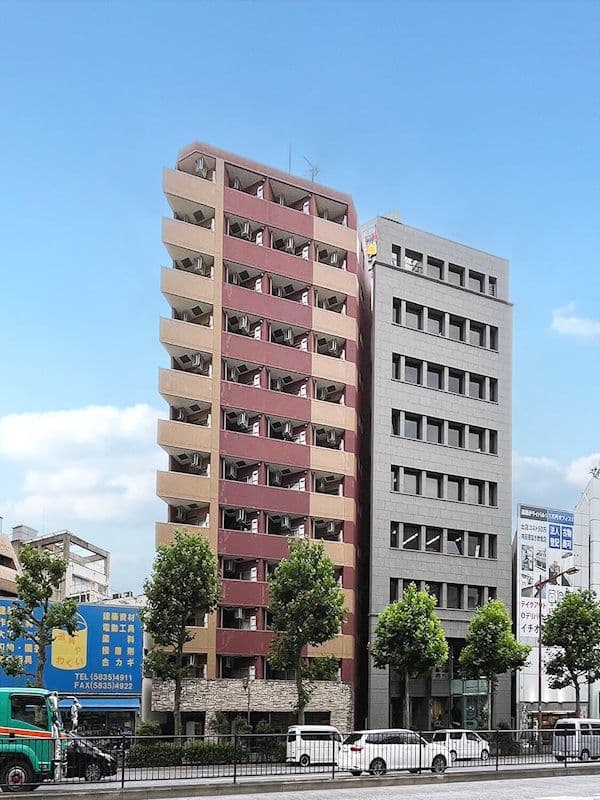 1K Mansion in Chiyoda, Tokyo - Image 1