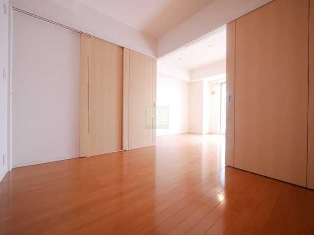 1LDK Mansion in Chiyoda, Tokyo - Image 1