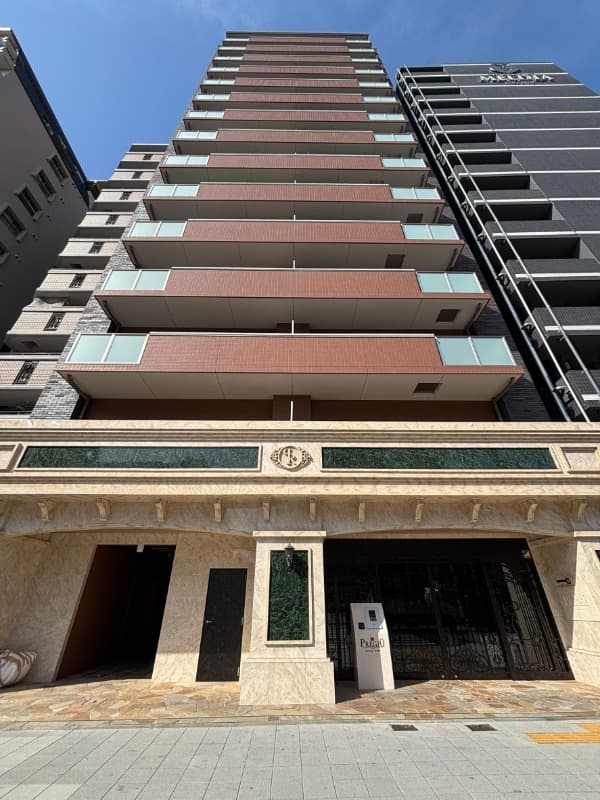 1LDK Mansion in Naniwa-ku, Osaka - Image 1