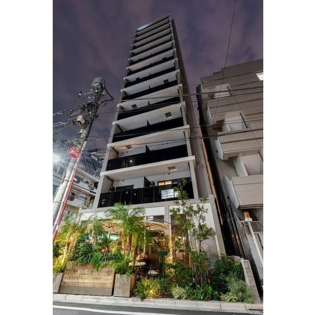 2LDK Mansion in Shinjuku, Tokyo - Image 1