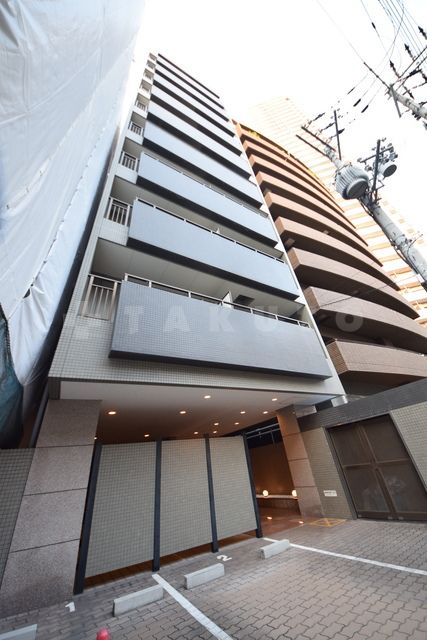 1LDK Mansion in Chuo-ku, Osaka - Image 1