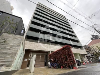 1K Mansion in Naniwa-ku, Osaka - Image 1