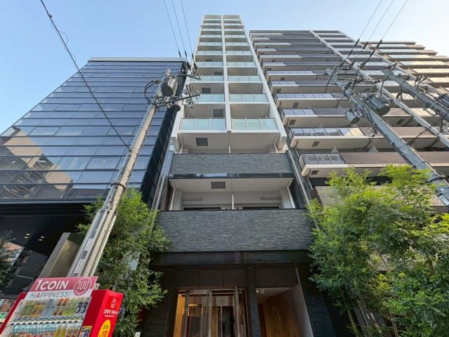 1LDK Mansion in Chuo-ku, Osaka - Image 1