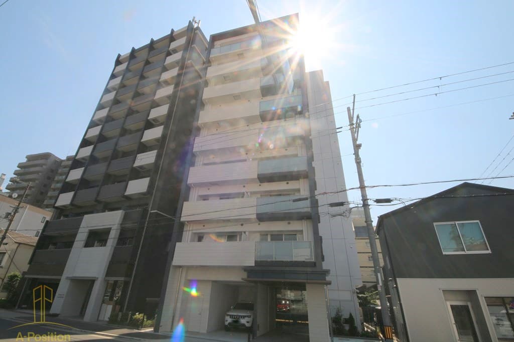 1LDK Mansion in Kita-ku, Osaka - Image 1
