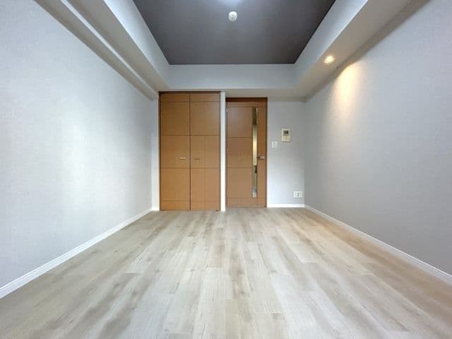 1K Mansion in Chiyoda, Tokyo - Image 1