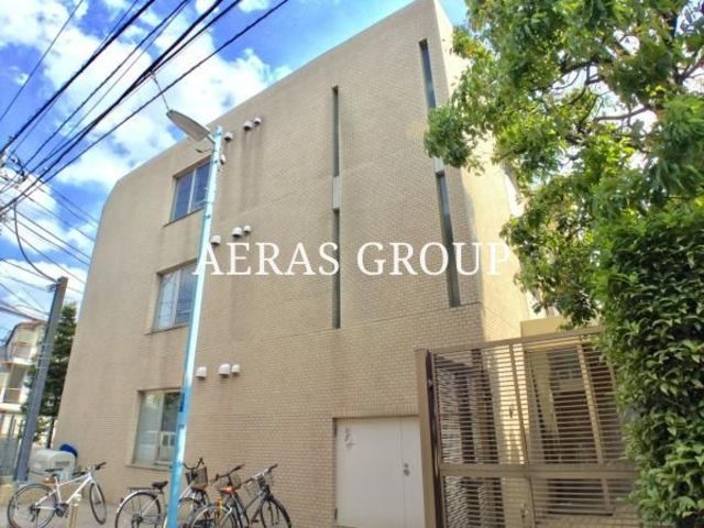 1LDK Mansion in Suginami, Tokyo - Image 1