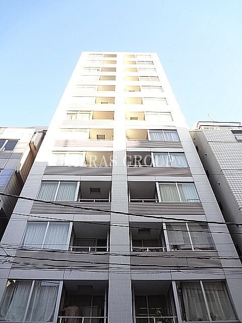 1LDK Mansion in Chiyoda, Tokyo - Image 1