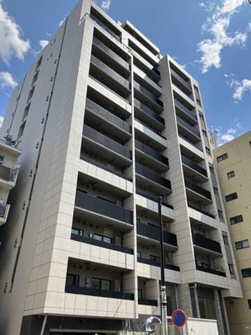 1DK Mansion in Shinjuku, Tokyo - Image 1