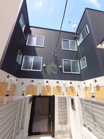 1LDK Apartment in Nakano, Tokyo - Image 1