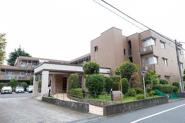 1LDK Mansion in Setagaya, Tokyo - Image 1