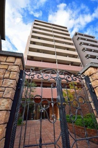 1DK Mansion in Kita-ku, Osaka - Image 1