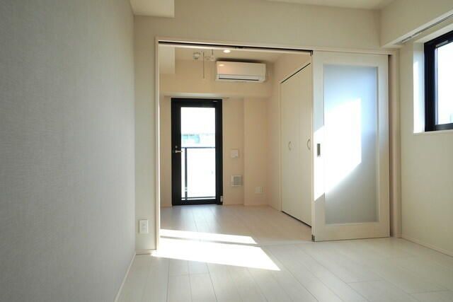 1DK Mansion in Nakano, Tokyo - Image 1