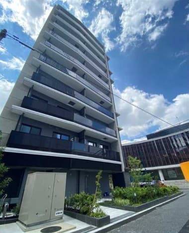 2LDK Mansion in Minato, Tokyo - Image 1