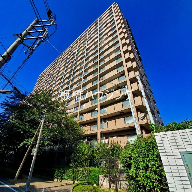 2LDK Mansion in Toshima, Tokyo - Image 1