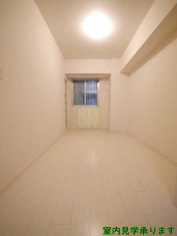 1LDK Mansion in Shinjuku, Tokyo - Image 1