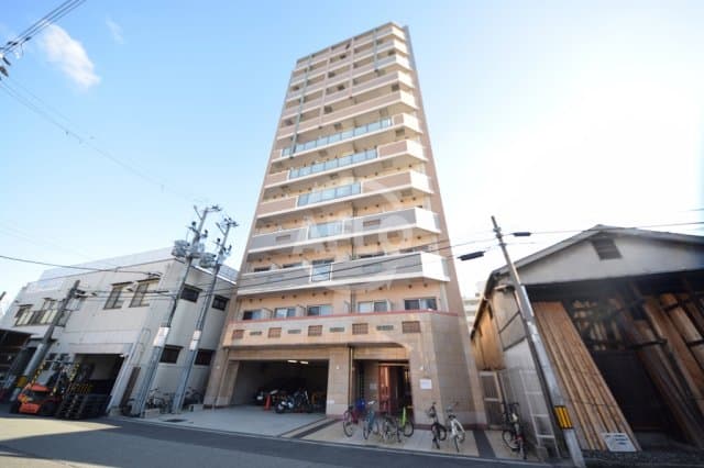 1K Mansion in Naniwa-ku, Osaka - Image 1