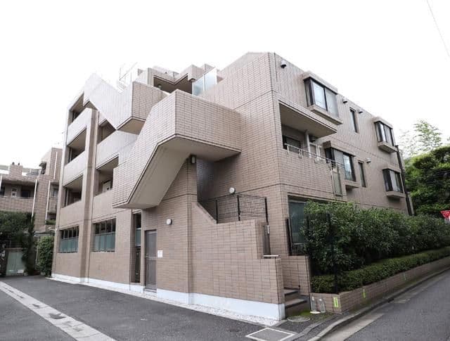 3LDK Mansion in Shinjuku, Tokyo - Image 1